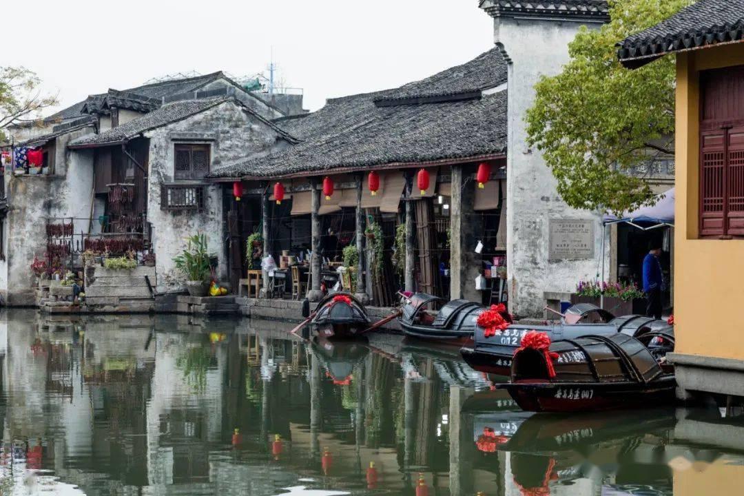 宋亚轩浅灰色西装超帅刷屏,还有哪些西装男孩让人移不开眼?-分享美食、旅行、生活点滴的红迪网